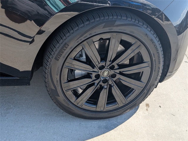 Used 2023 Santorini Black Land Rover SE image 17