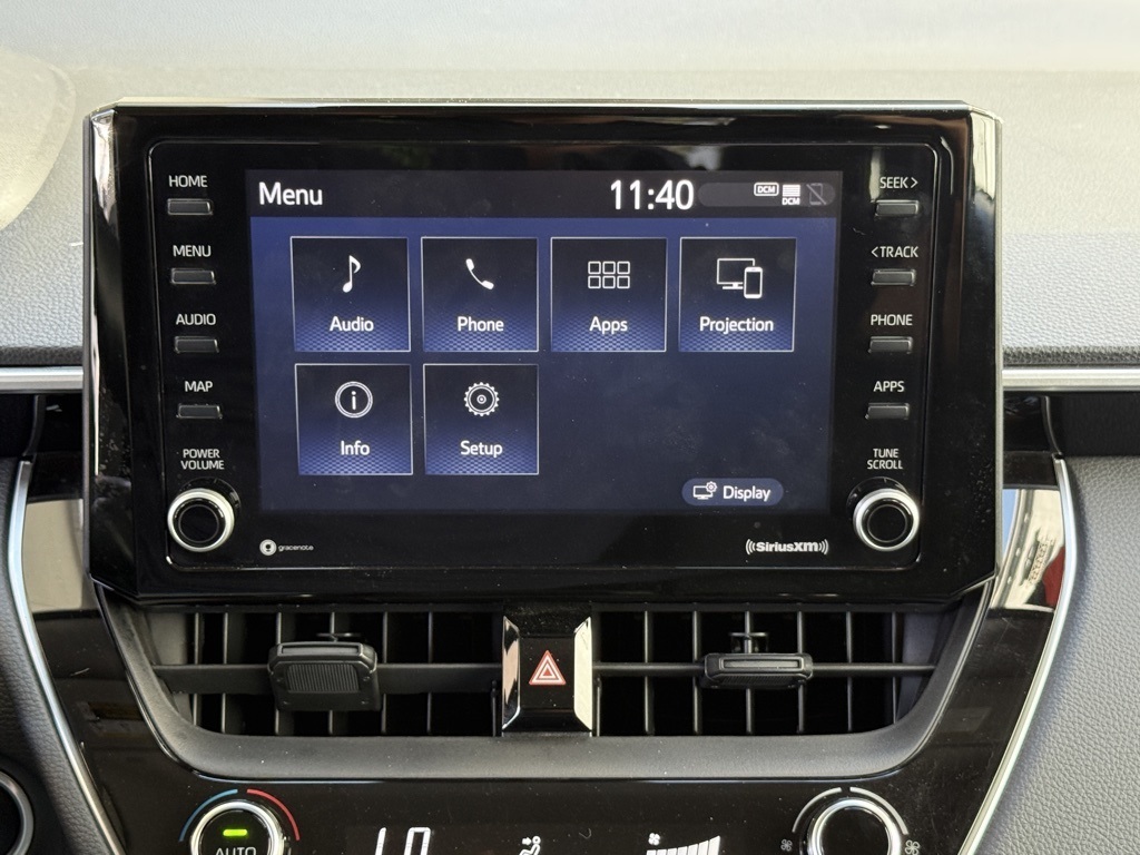 2022 Toyota Corolla Cross LE photo 24