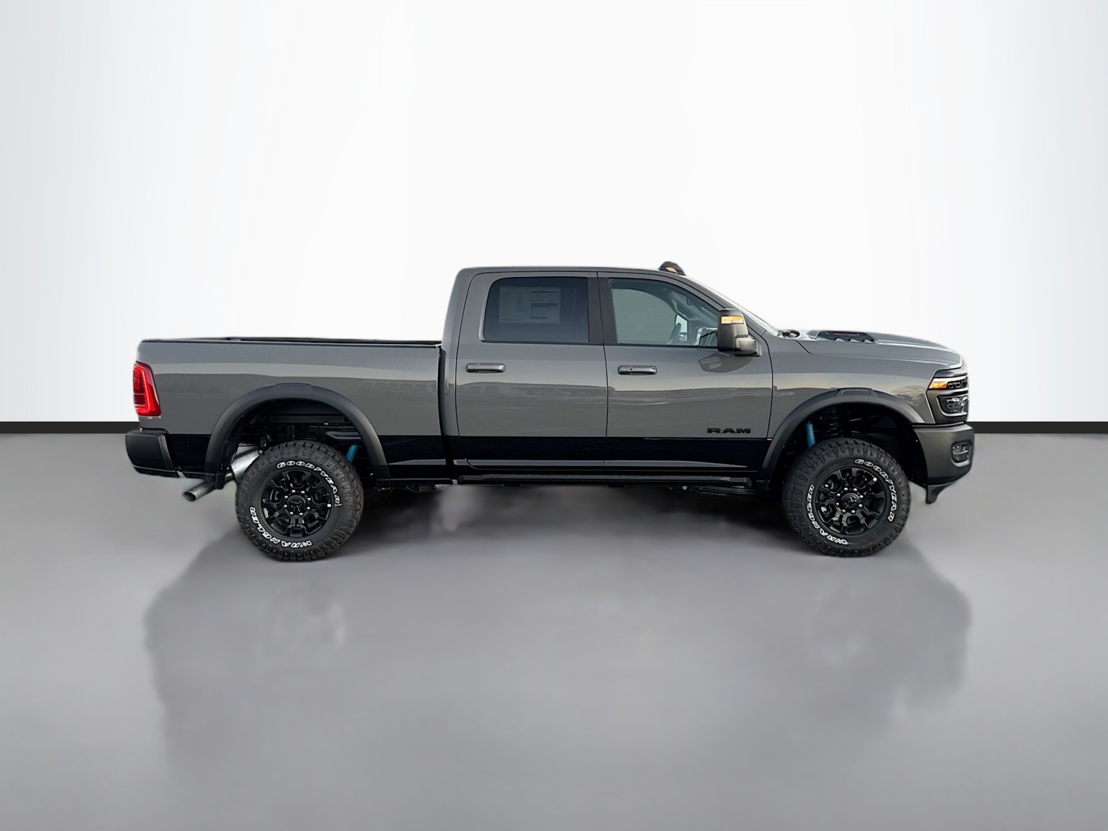 2026 Ram 2500 Power Wagon photo 4