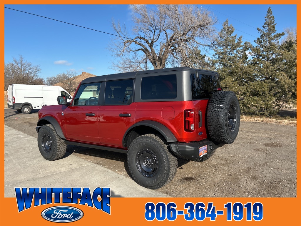 2024 Ford Bronco Black Diamond photo 3