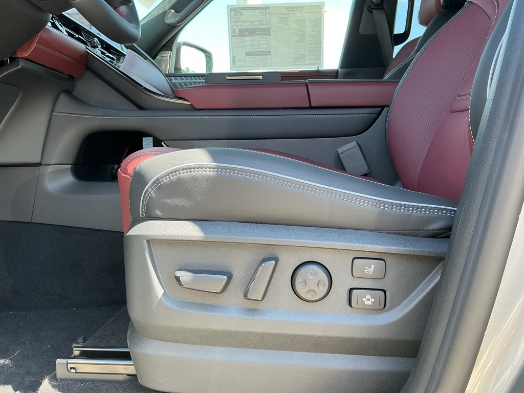 2026 Infiniti QX80 photo 19