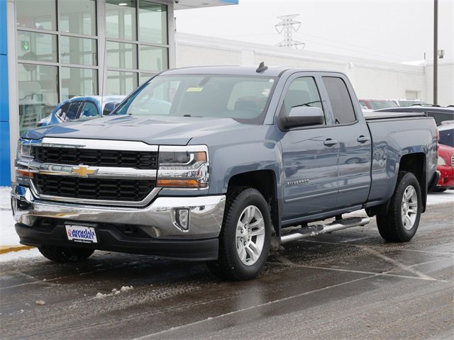 Used 2016 Chevrolet Silverado 1500 LT with VIN 1GCVKREC2GZ166288 for sale in Roseville, Minnesota