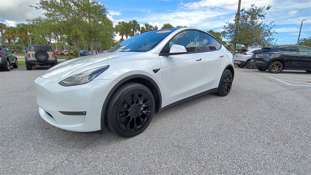 2022 Tesla Model Y Long Range photo 8