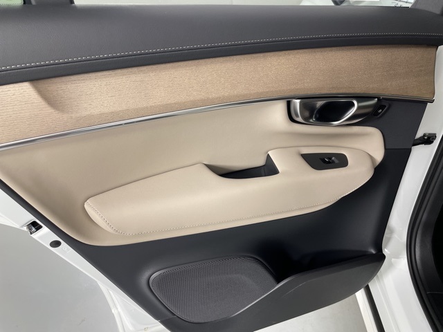 2026 Volvo XC90 AWD Plus photo 36