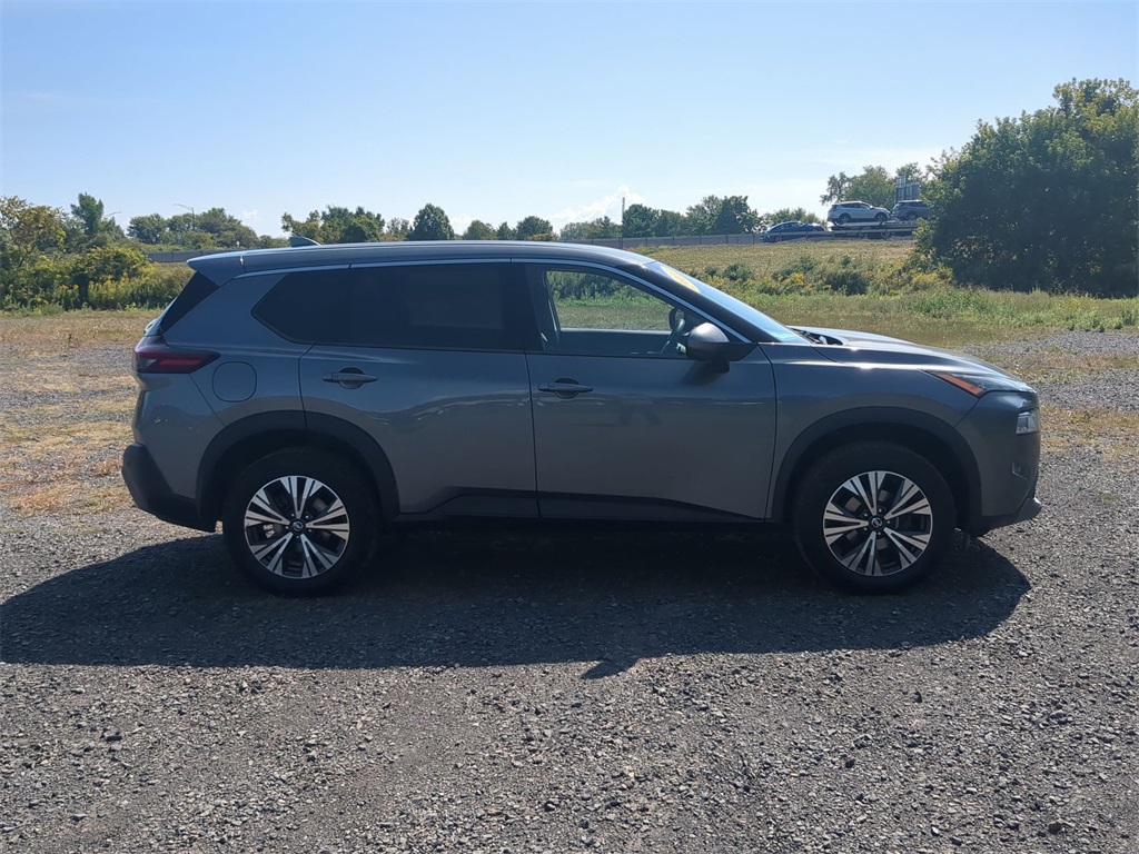 2021 Nissan Rogue SV photo 2