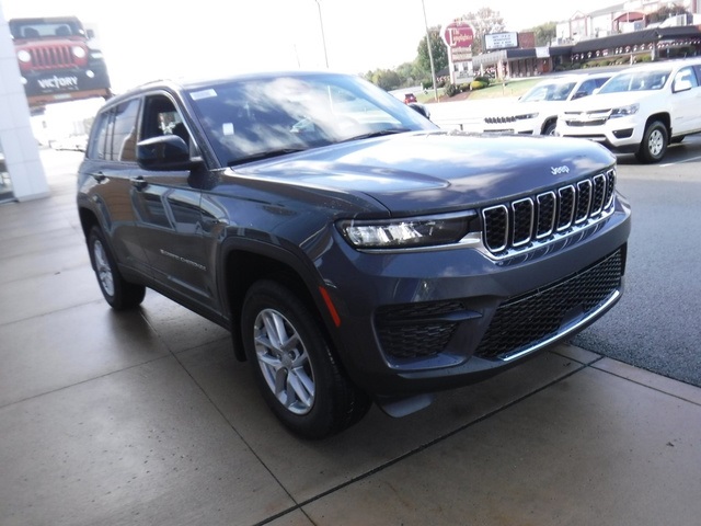 2025 Jeep Grand Cherokee Laredo X photo 6