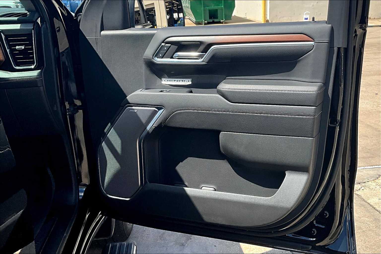 2024 Gmc Sierra Denali photo 21
