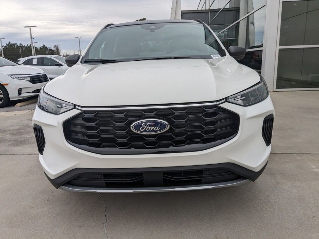 2025 Ford Escape ST-Line photo 4