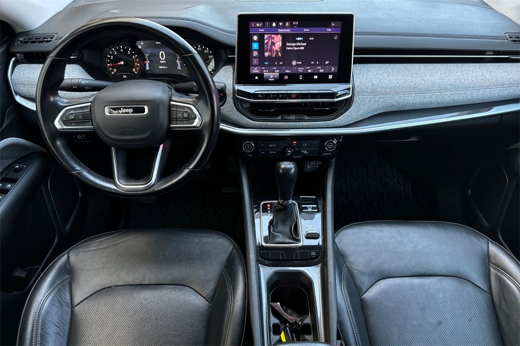 2022 Jeep Compass Latitude Lux photo 13