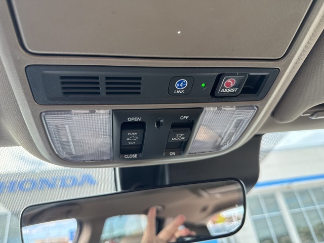 2021 Honda Pilot Touring photo 25