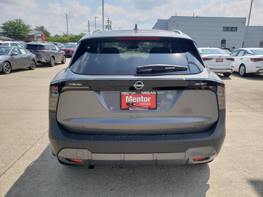 2025 Nissan Kicks SV photo 3