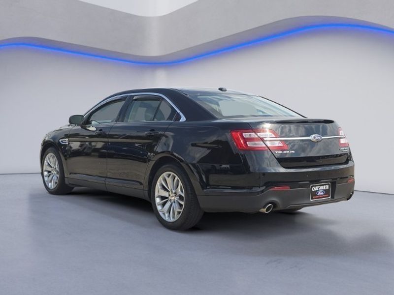 2018 Ford Taurus Limited photo 4
