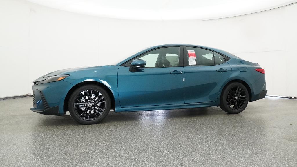 2025 Toyota Camry SE photo 8