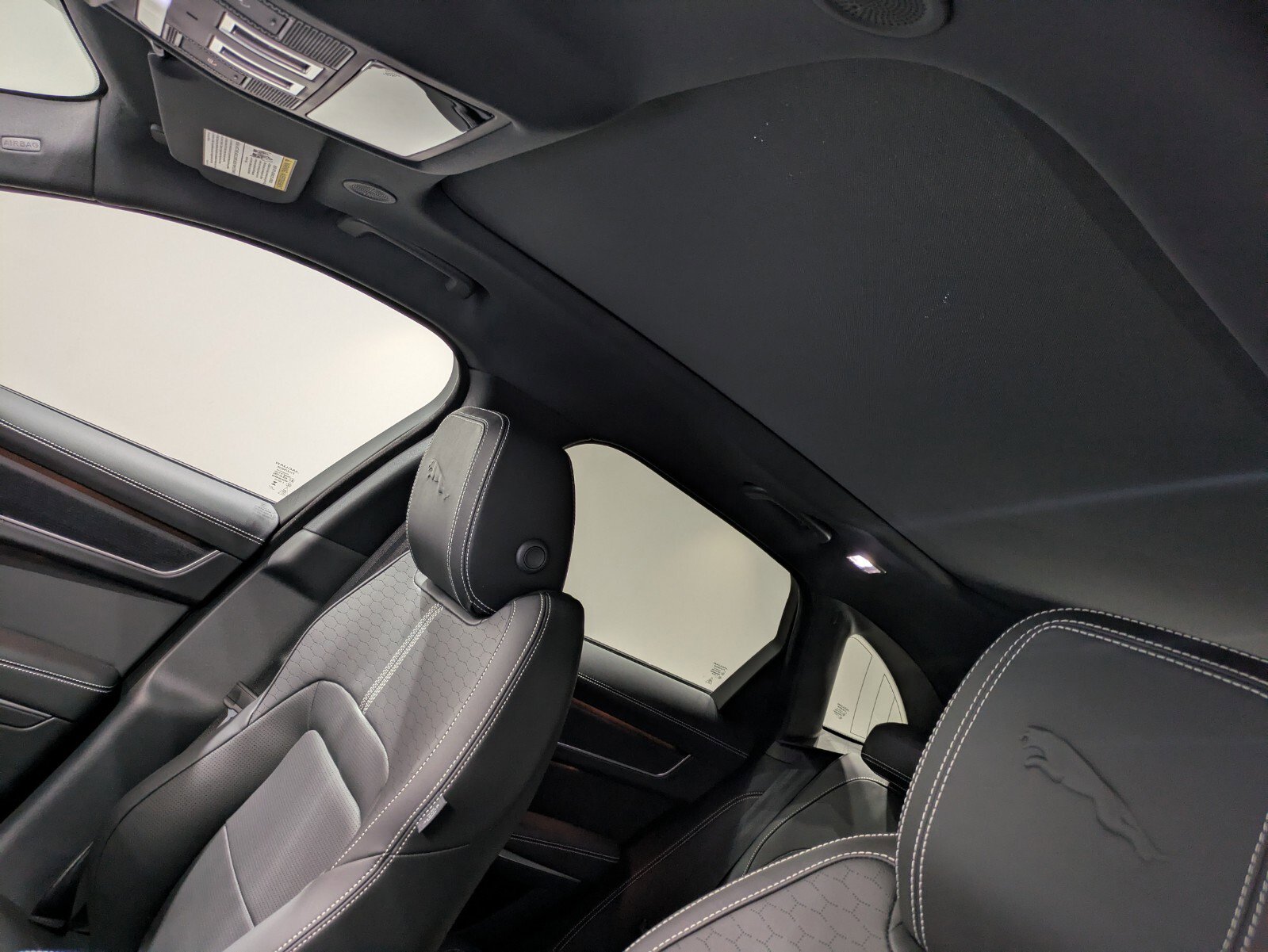2026 Jaguar F-PACE P250 R-Dynamic S photo 8