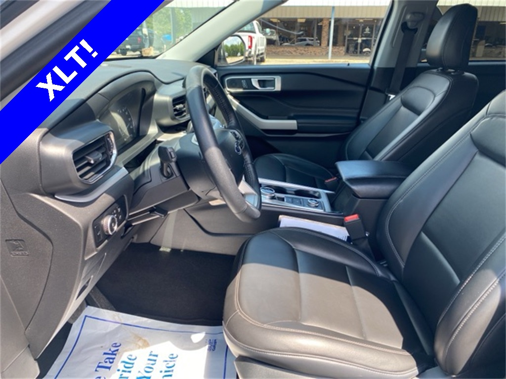 2024 Ford Explorer XLT photo 3