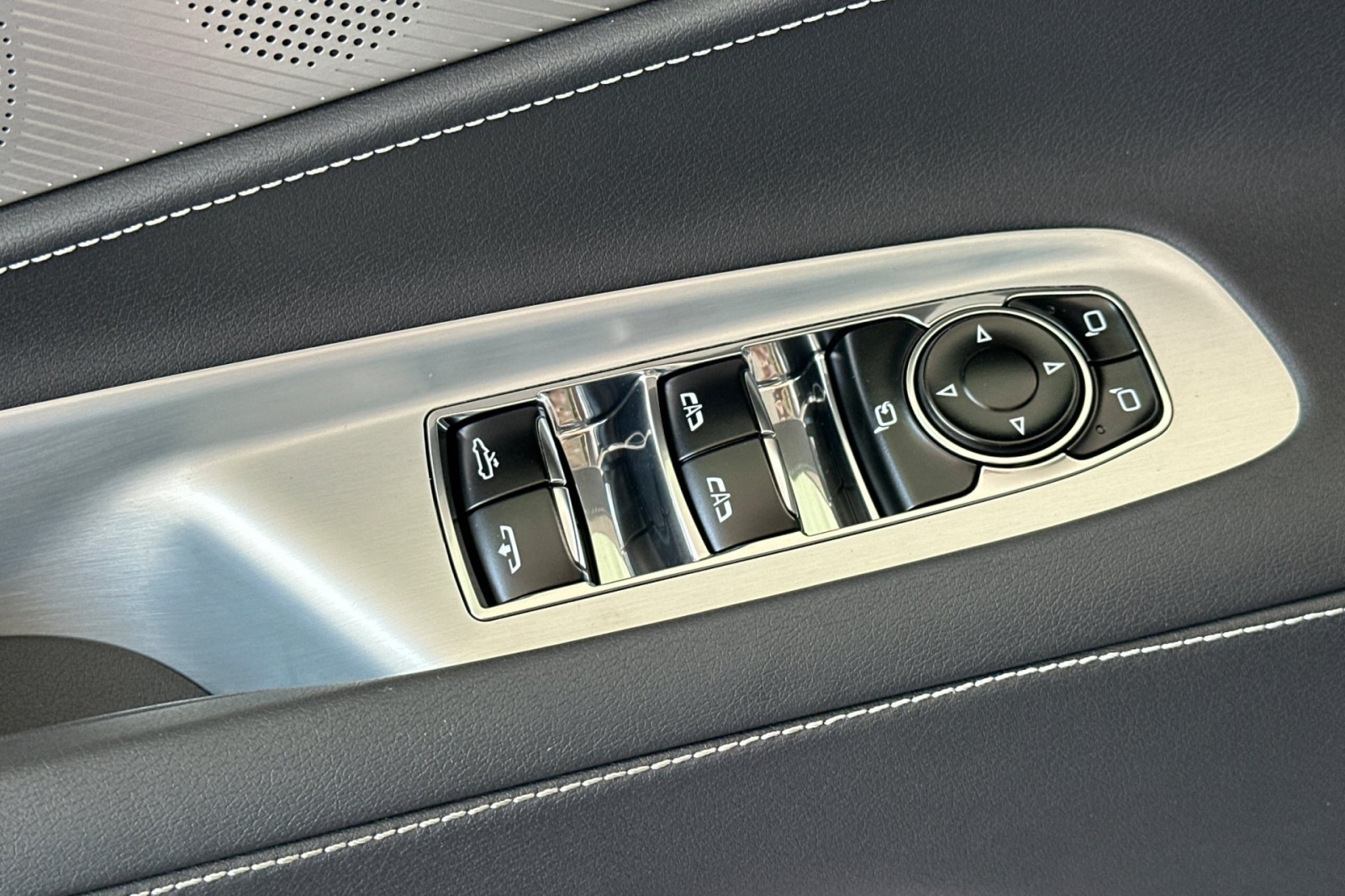 2020 Chevrolet Corvette 2LT Convertible photo 14