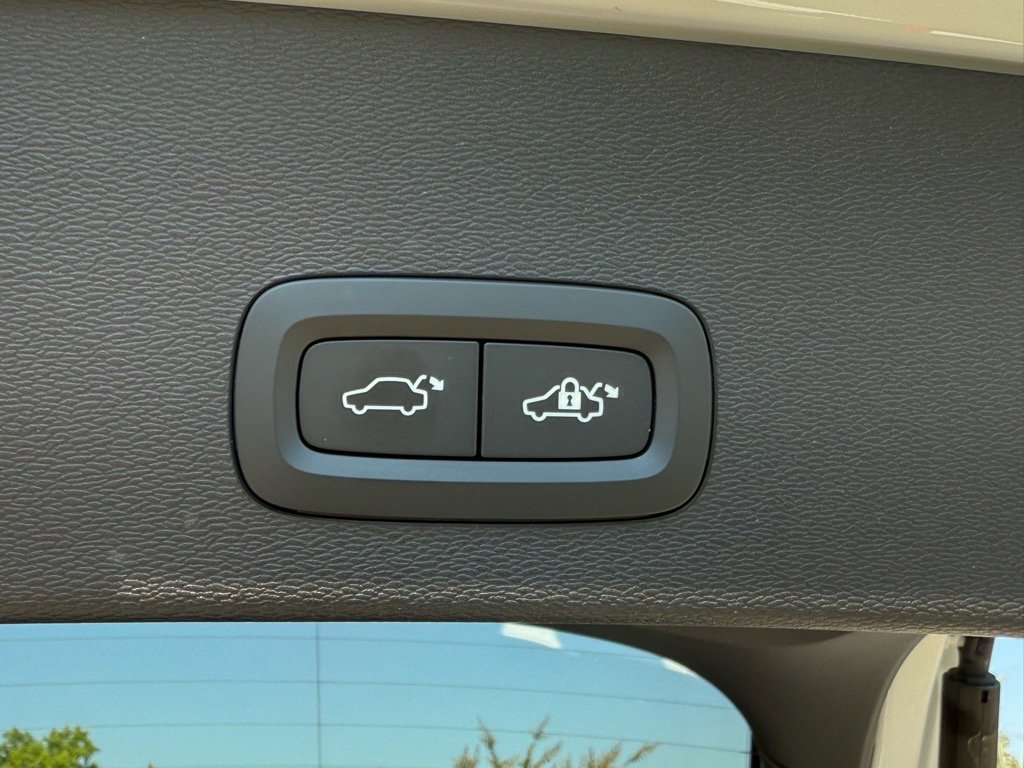 2024 Volvo C40 Recharge Plus photo 22