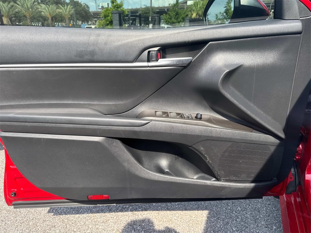 2023 Toyota Camry LE photo 5