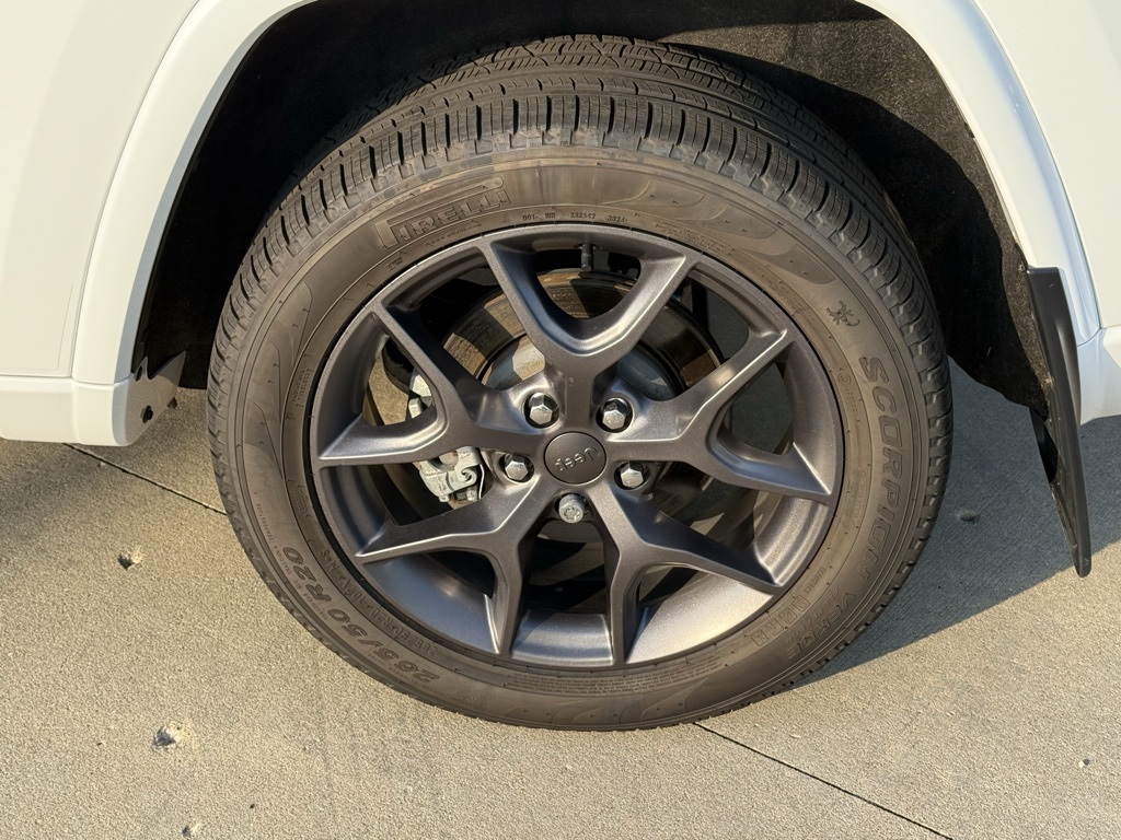 2021 Jeep Grand Cherokee Anniversary Edition photo 13