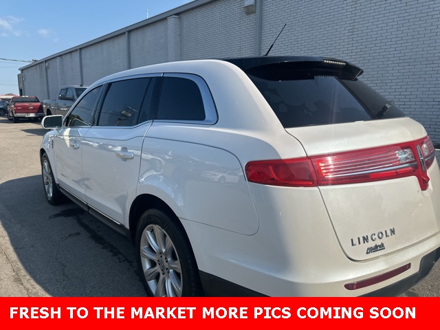 2019 Lincoln MKT photo 12