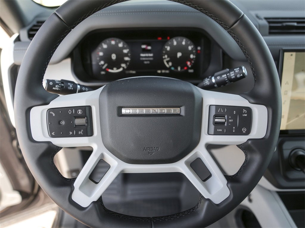 2026 Land Rover Defender 110 S photo 17