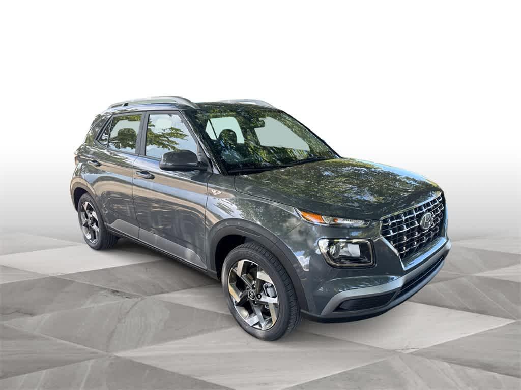 2025 Hyundai Venue SEL photo 2
