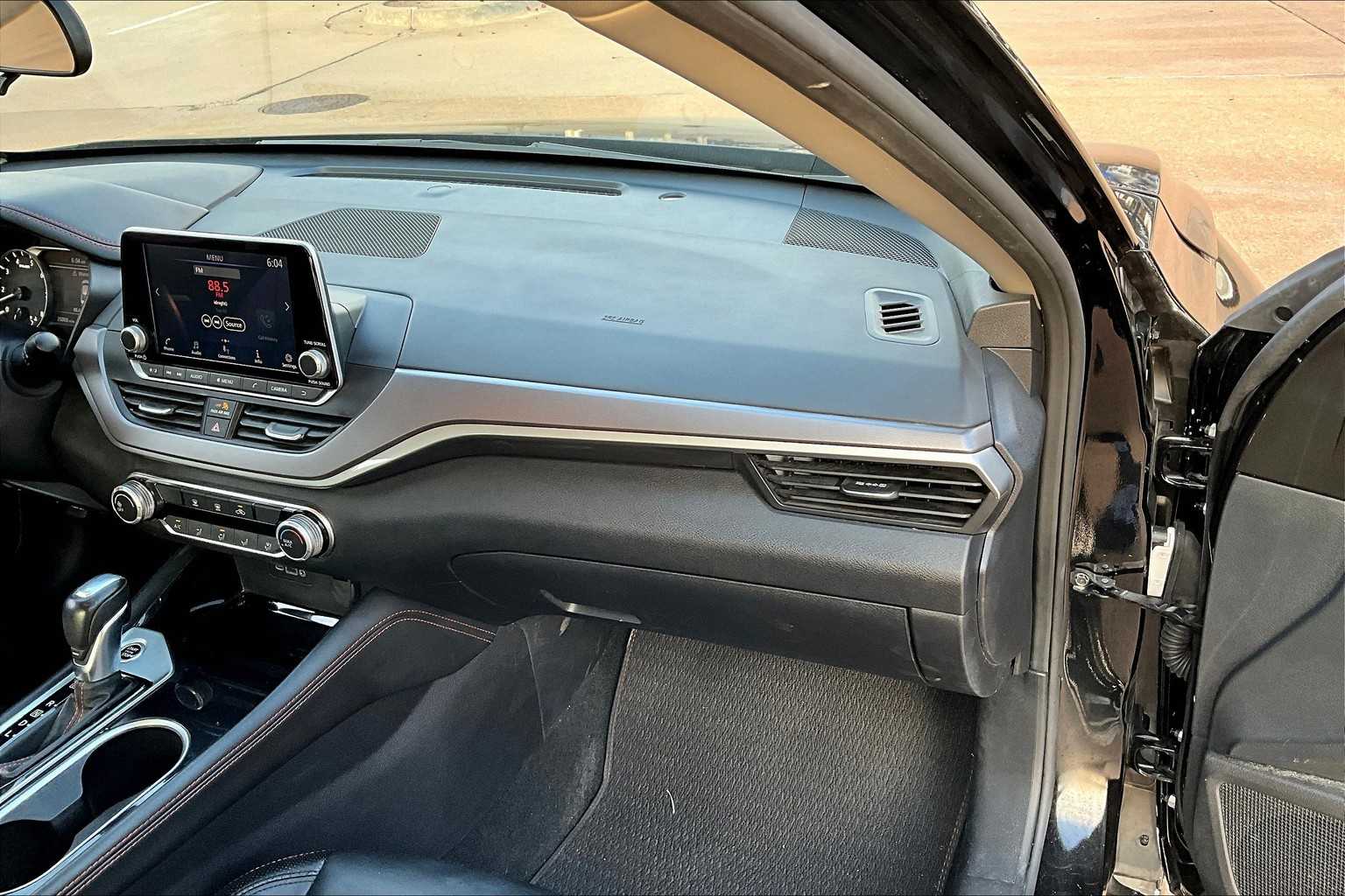 2024 Nissan Altima 2.5 SR photo 16