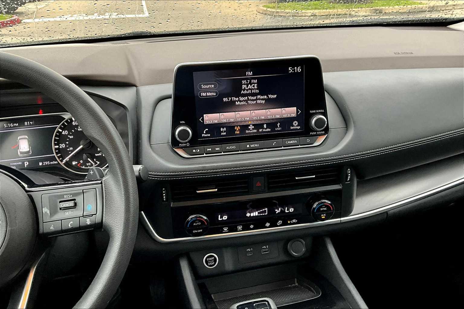 2023 Nissan Rogue SV photo 6