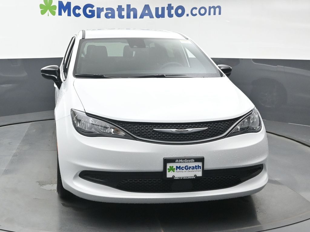 2026 Chrysler Voyager LX photo 2