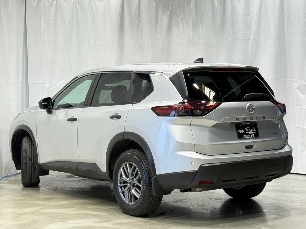 2025 Nissan Rogue S AWD photo 4