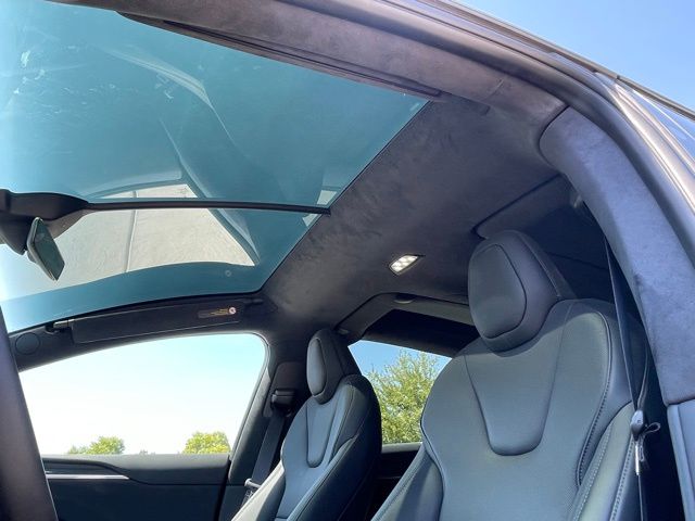 2024 Tesla Model X photo 7