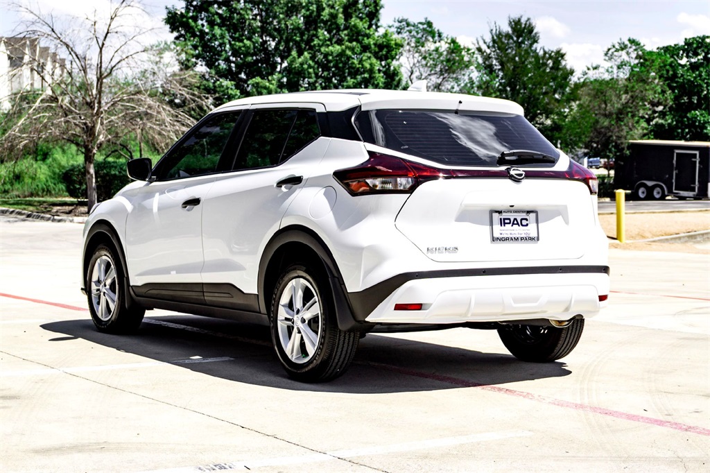 2025 Nissan Kicks Play S photo 4