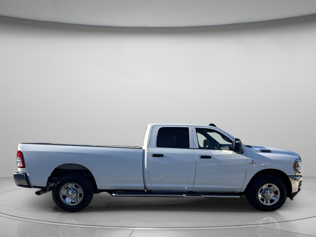 2023 Ram 2500 Tradesman photo 2