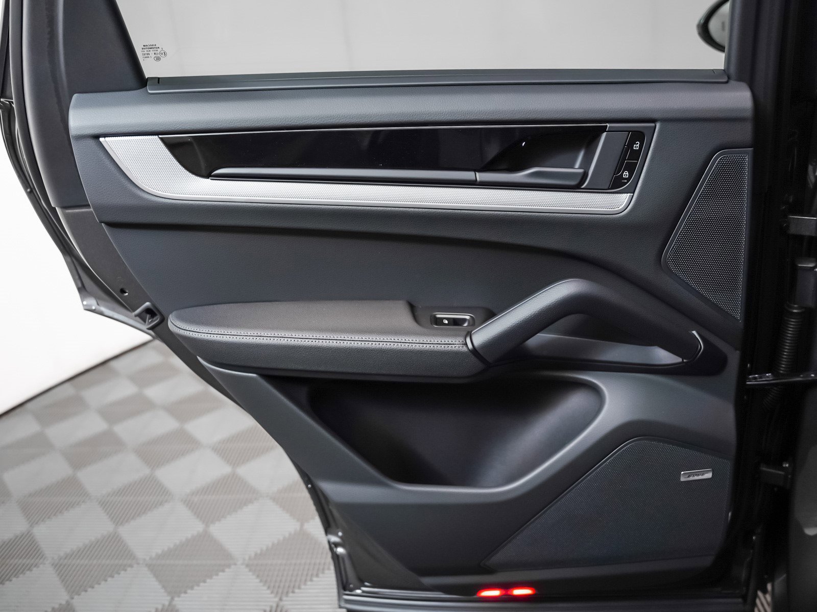 2025 Porsche Cayenne photo 23