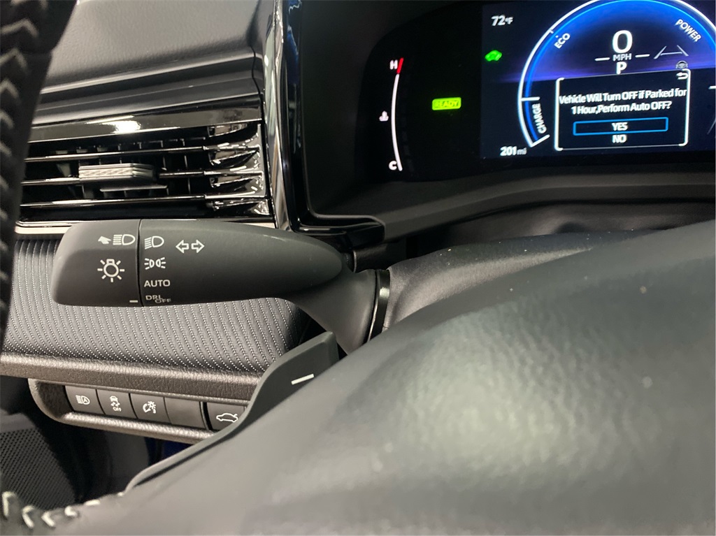 2025 Toyota Camry SE photo 24