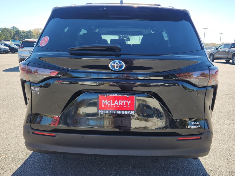 2024 Toyota Sienna XLE photo 4