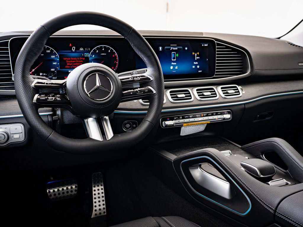 2026 Mercedes Benz GLS 450 4MATIC photo 4