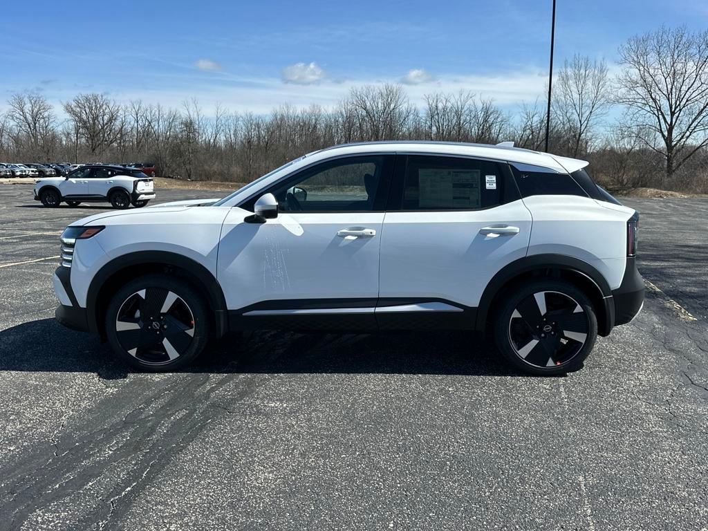 2025 Nissan Kicks SR photo 2