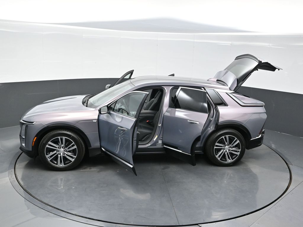 2025 Cadillac Lyriq Luxury photo 35