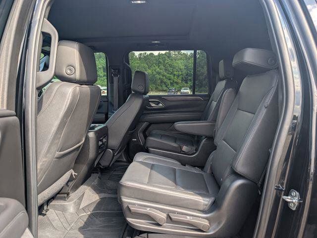 2023 Chevrolet Suburban Z71 photo 28