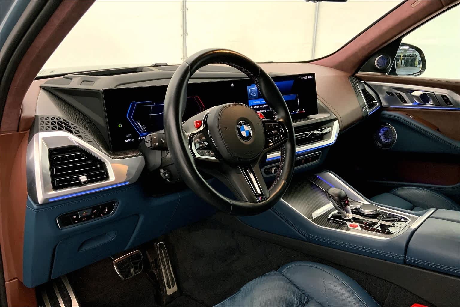 2023 Bmw XM photo 2