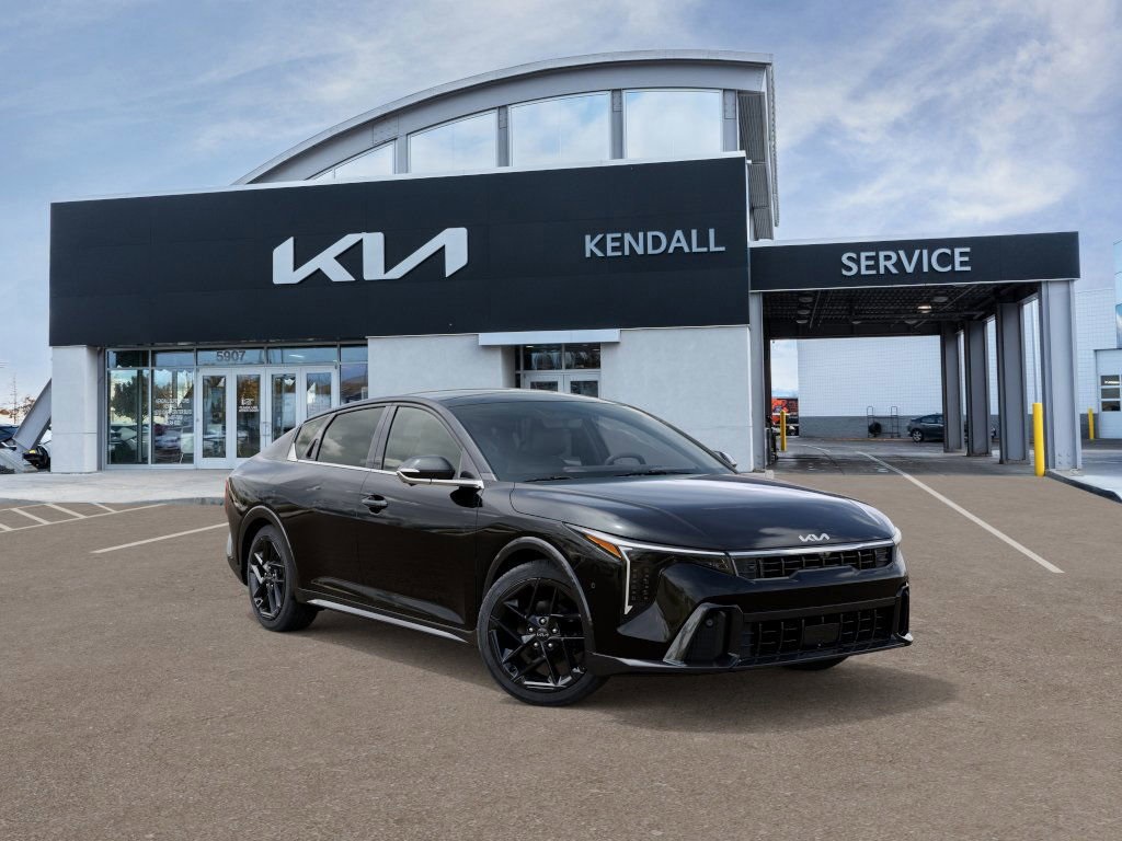 2025 Kia K4 GT-Line Turbo photo 2