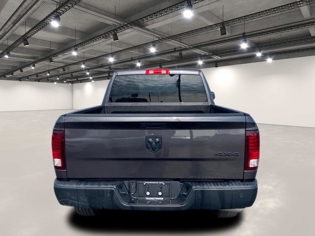 2022 Ram 1500 Classic Warlock photo 4