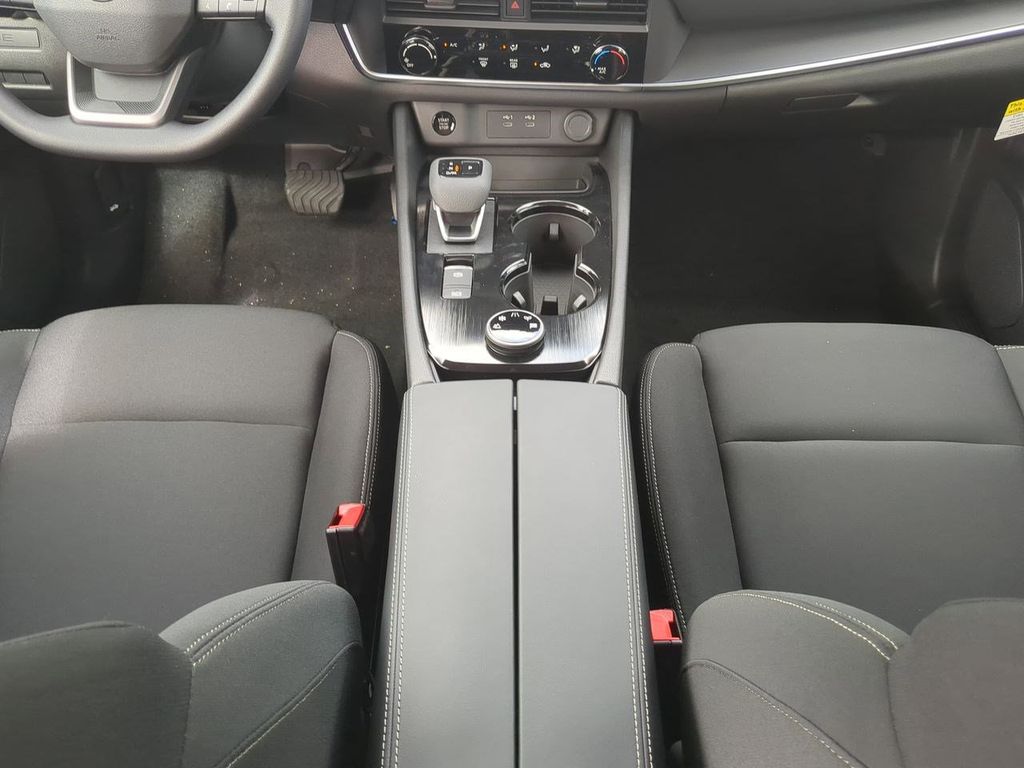 2026 Nissan Rogue S photo 17