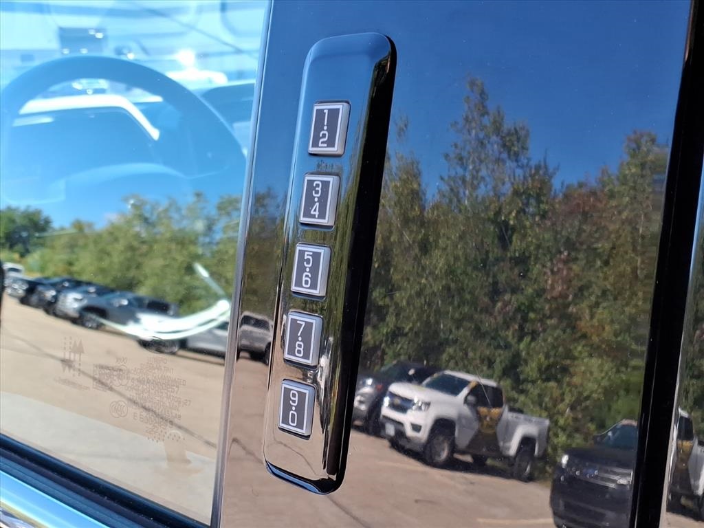 2022 Ford F-150 Lariat photo 9