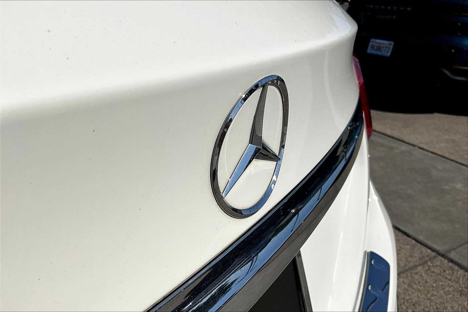 2017 Mercedes Benz GLA 250 photo 29