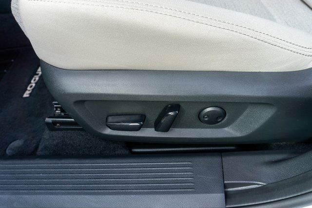 2022 Nissan Rogue SV photo 11