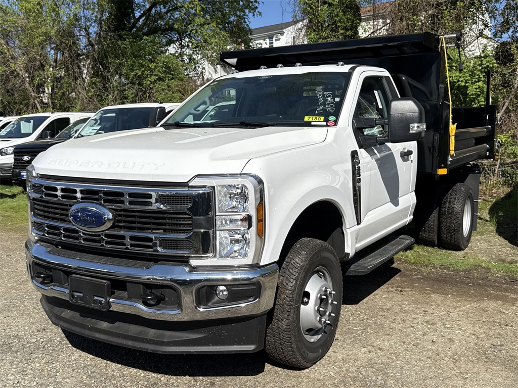 2024 Ford F-350 XL photo 3