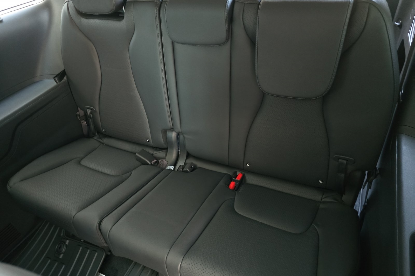 2026 Kia Carnival SX Prestige photo 11