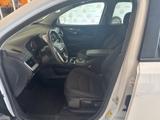 2024 Gmc Terrain SLE photo 3